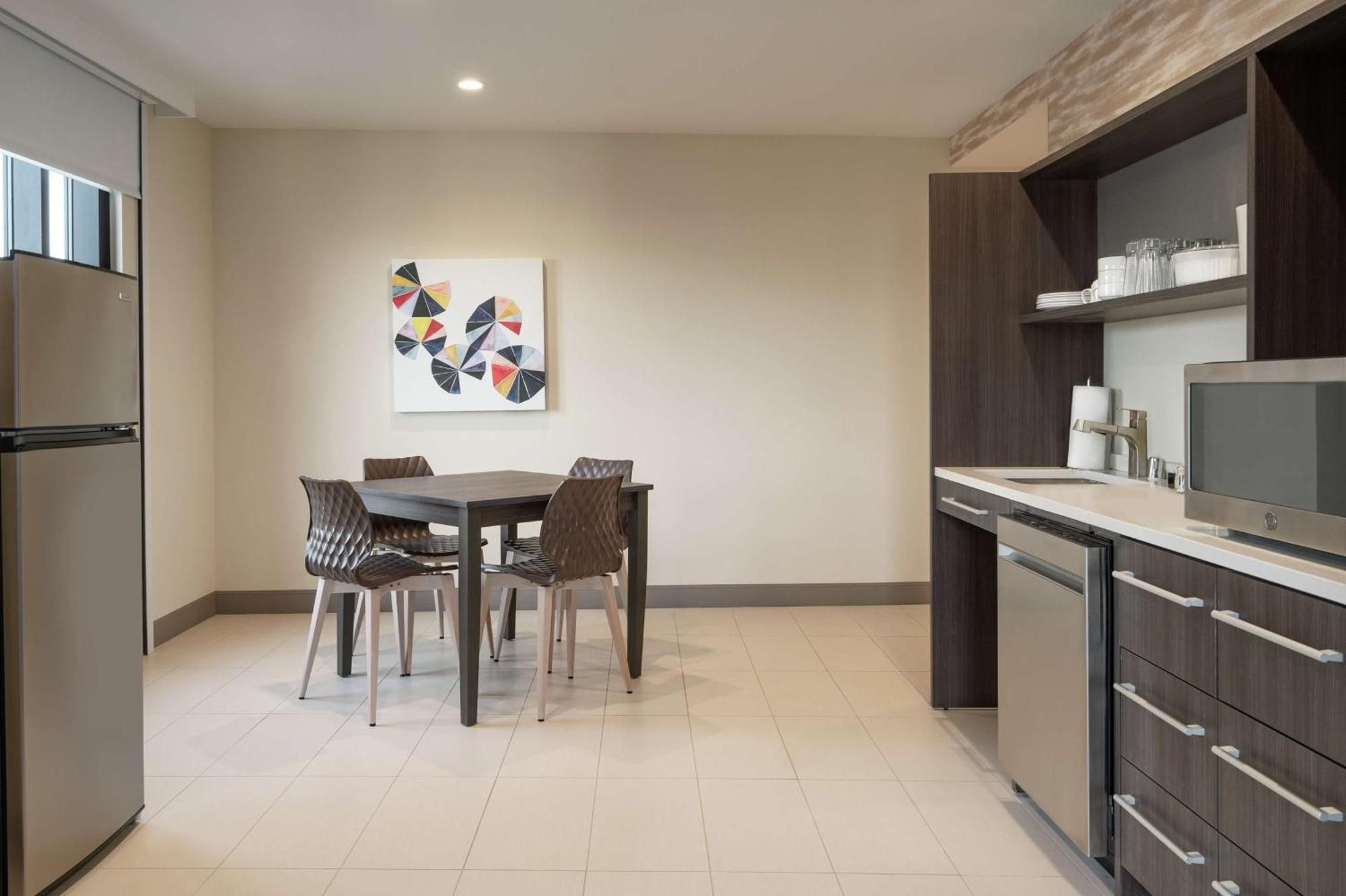 Home2 Suites By Hilton Woodland Hills Лос-Анджелес Экстерьер фото